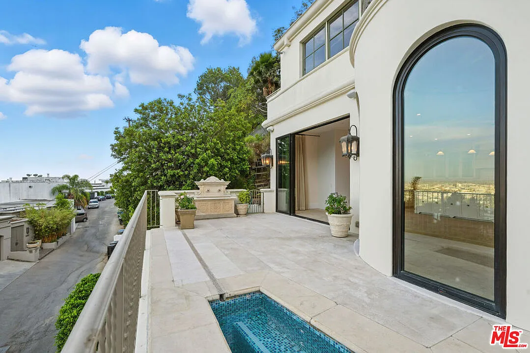 1675 Woods Drive - 1 — Photo 4