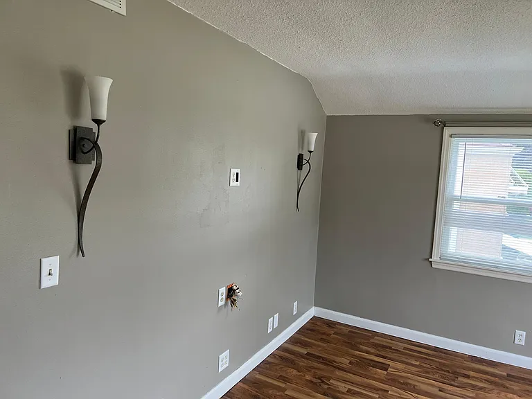 1226 E Howard Ave — Photo 8