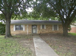 1046 Patricia Dr, Sherman, TX 75090