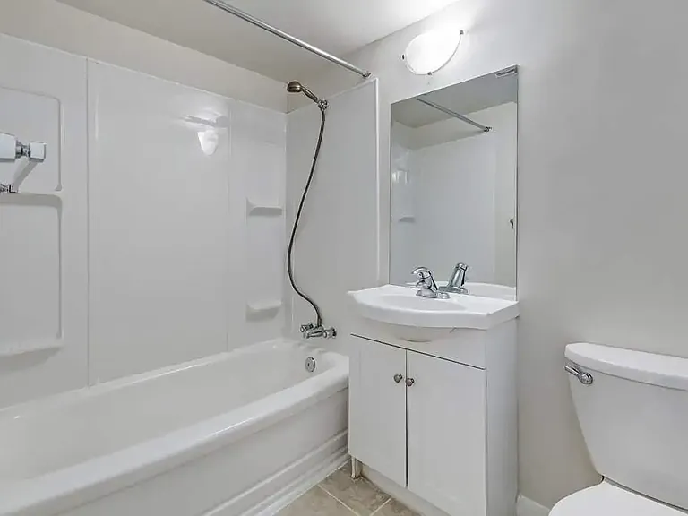 1602 Main St #1 — Photo 5