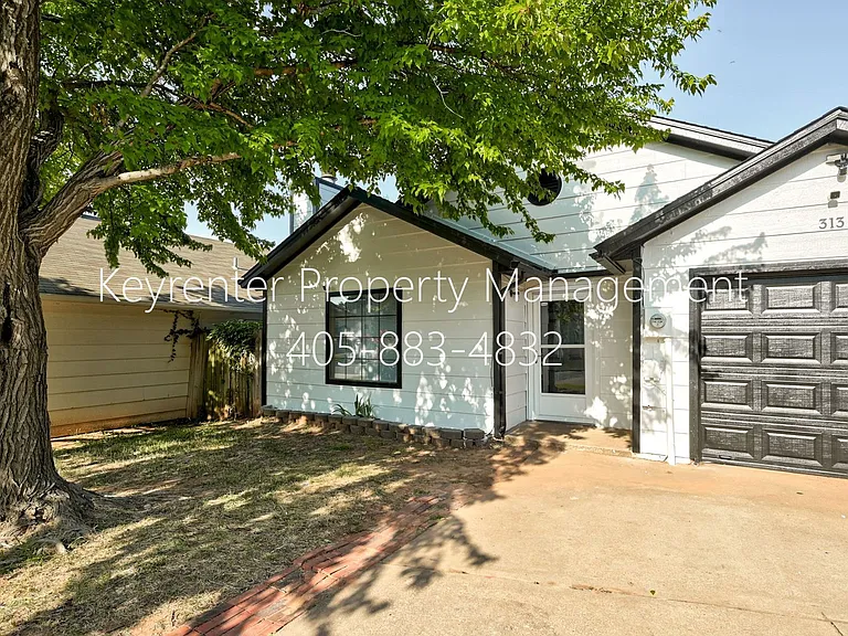 313 Belmont Dr — Photo 3