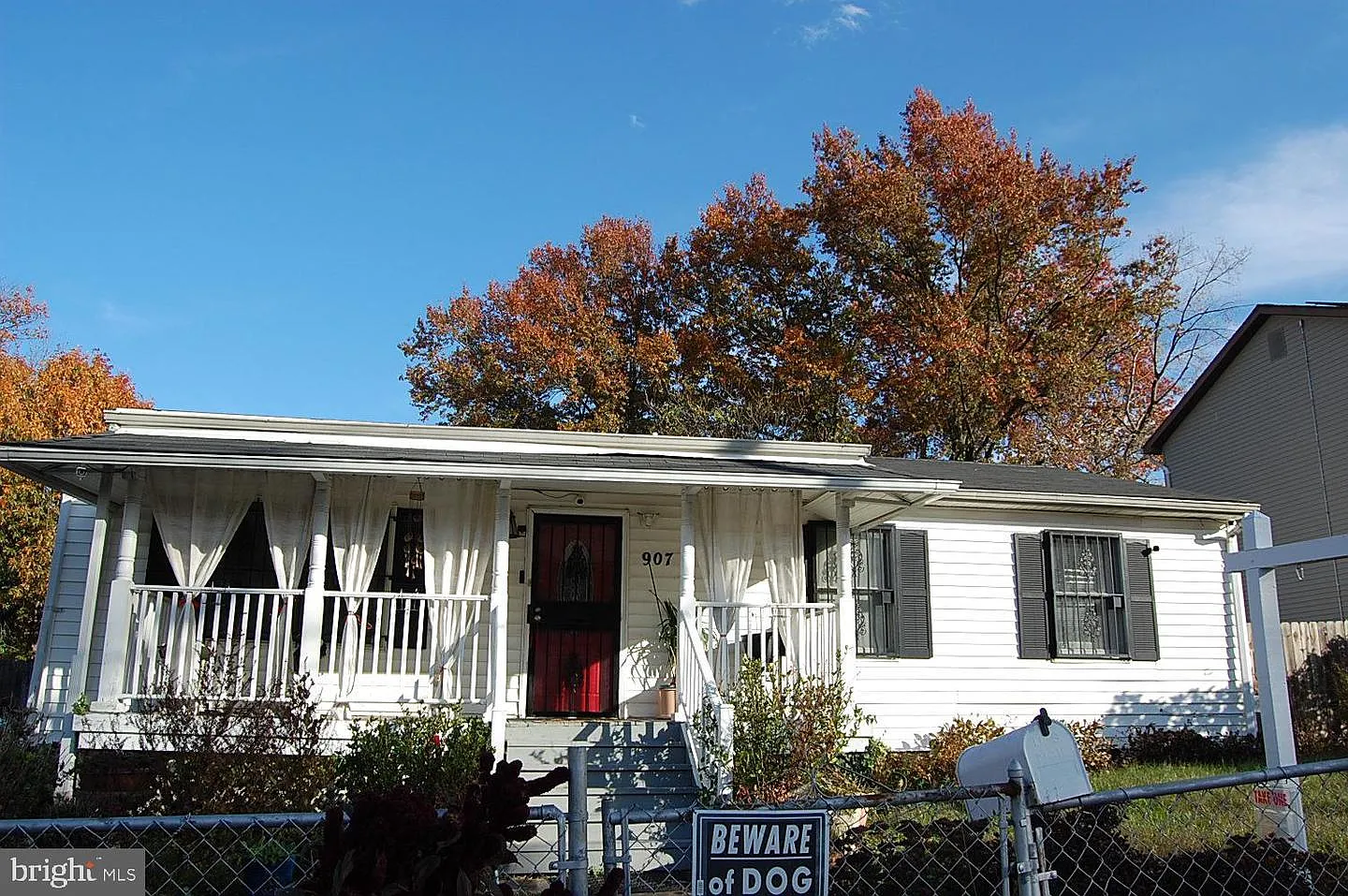 907 57th Pl photo 1