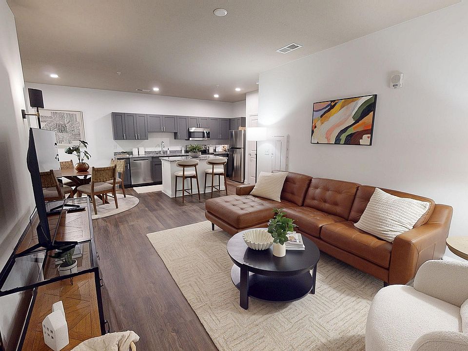 Make yourself at home in an inspired, open space designed for cozy mornings, creative meals, and everything in between.