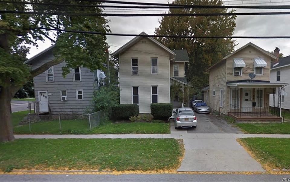 2nd image of 90 Grand St