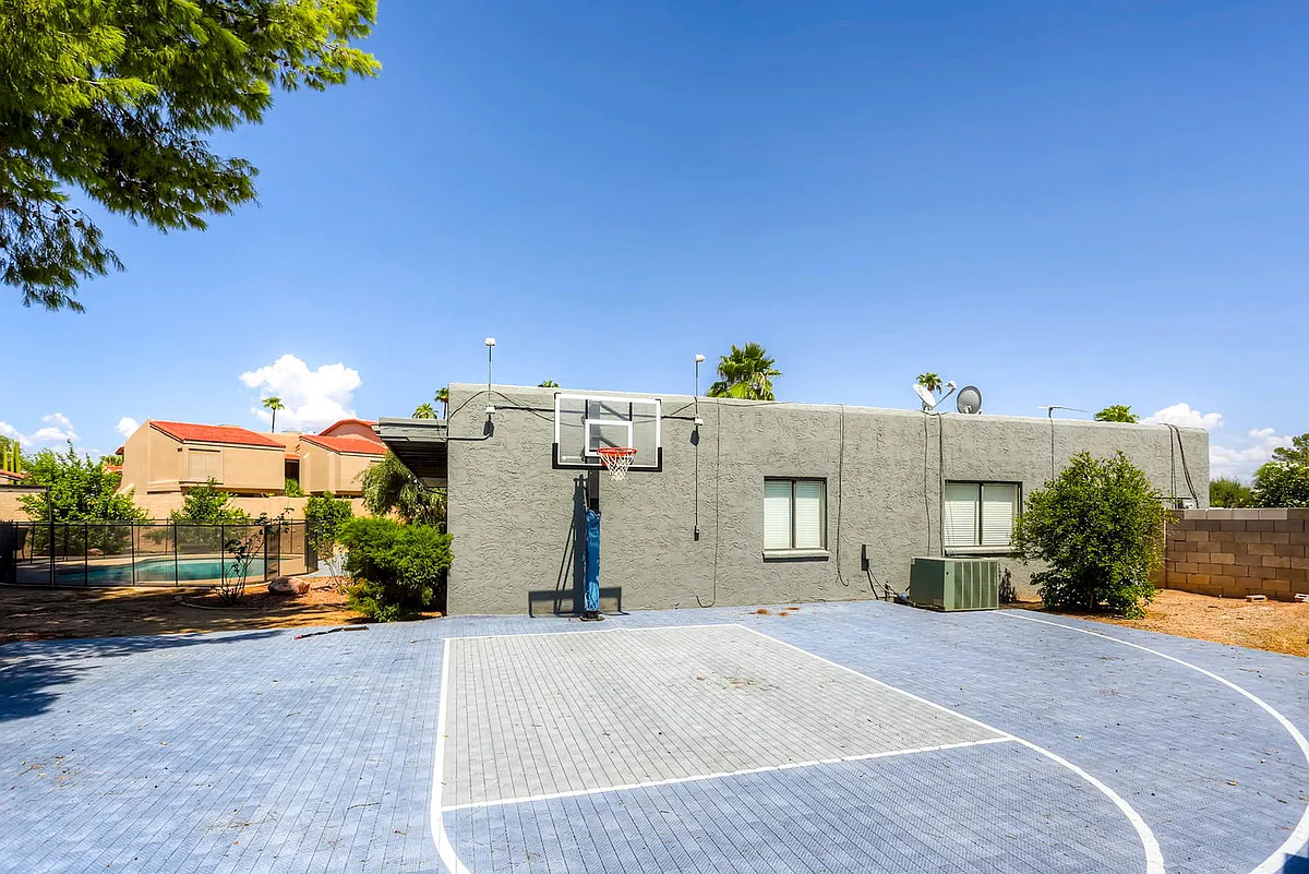 Building Photo - 5520 N 79th Pl