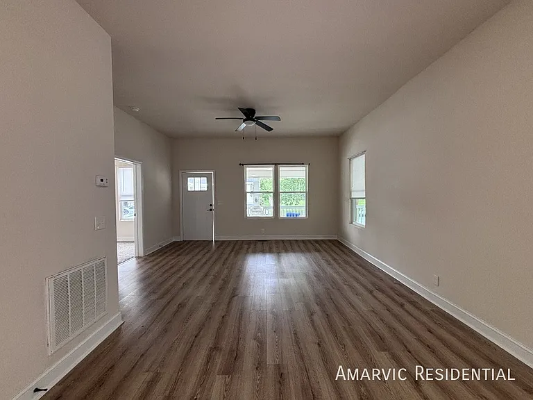 106 Ridgeway St — Photo 5