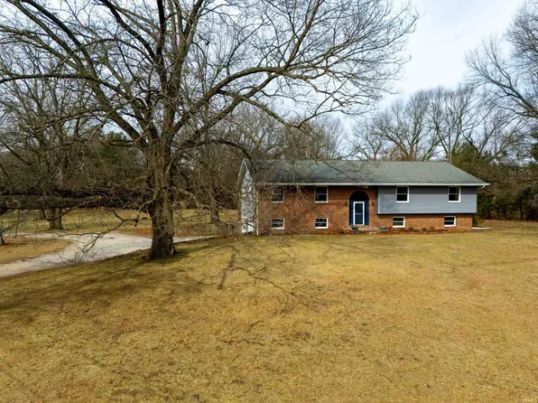 604 N Oakwood St, North Judson, IN 46366