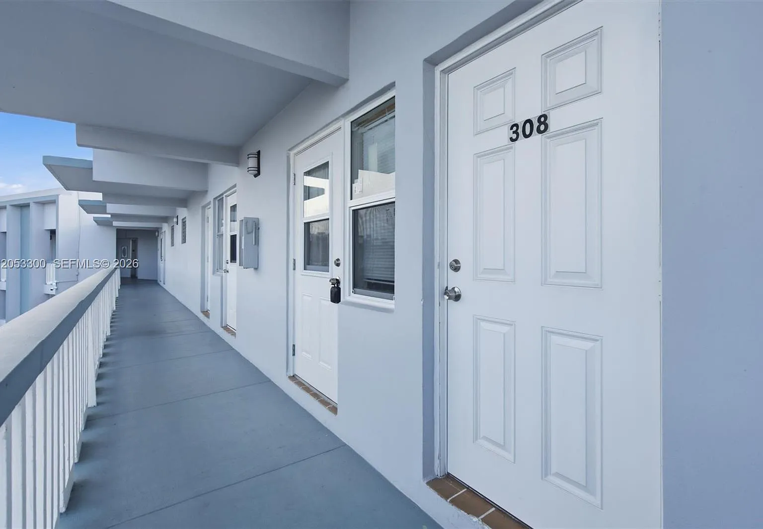 Sheridan Lakes Condo Apts — Photo 1