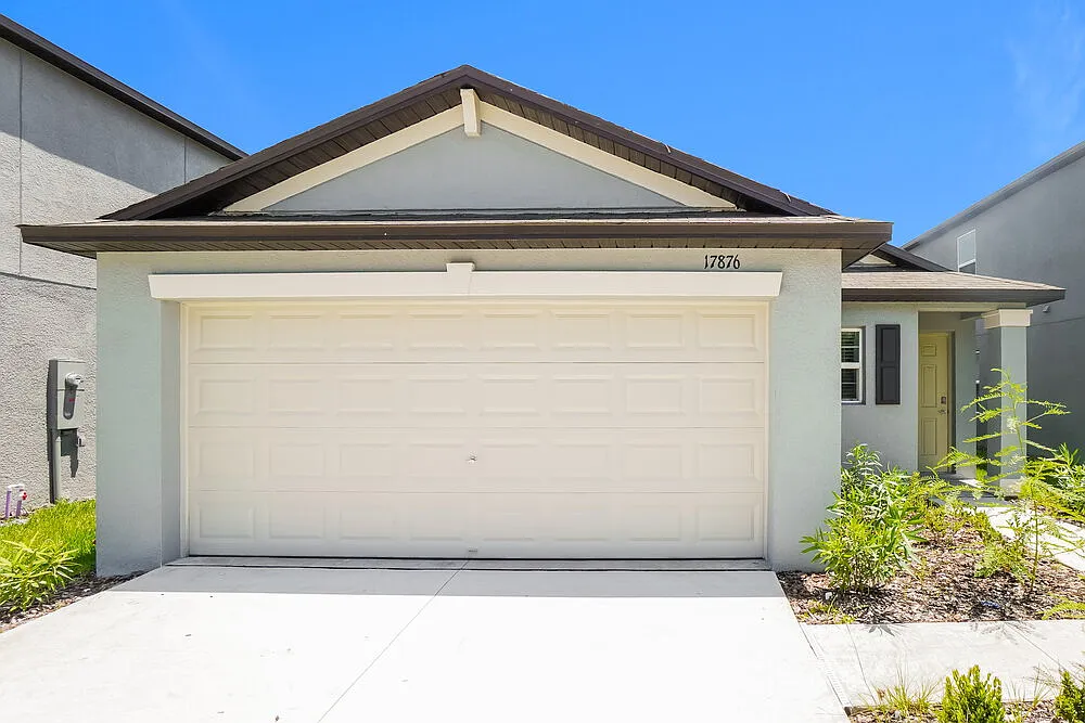 3 bed, 2.0 bath, 1450 sqft, $2,445 — Photo 1