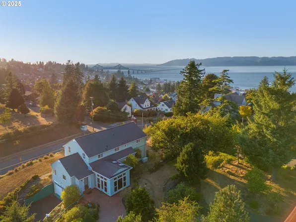 1320 15th St, Astoria, OR 97103