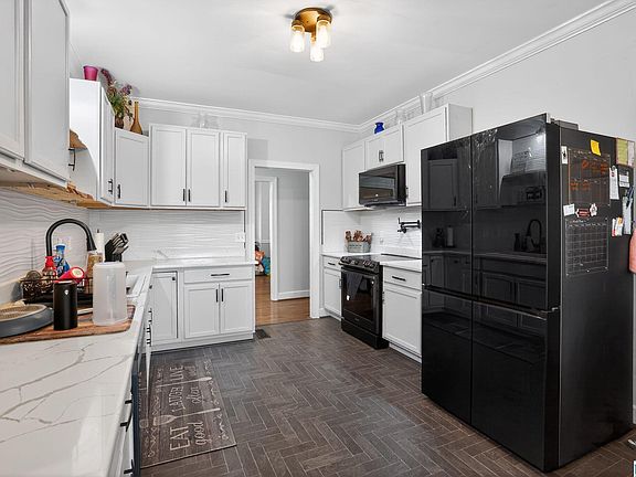 4th image of 135 Kingsley Rd