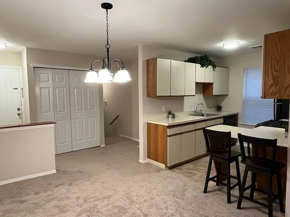 313 Spruce Hills Dr, Glen Gardner, NJ 08826