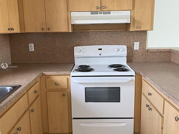5th image of 328 NW 12th Ave APT 2