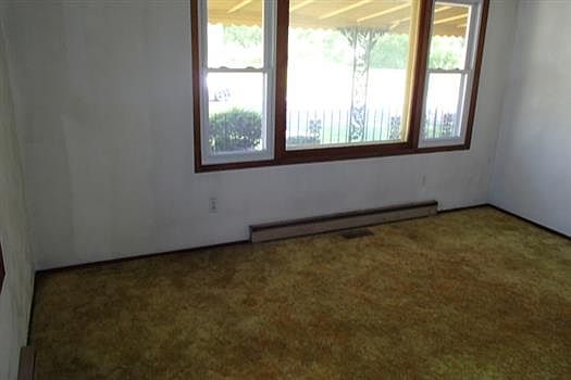 4th image of 627 Battery Ave
