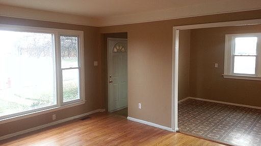 3rd image of 25511 Belleair St
