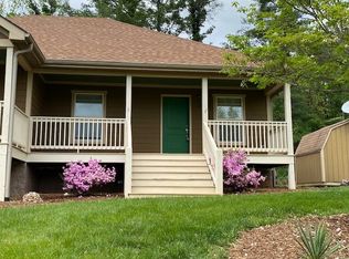 2 Steady Aim Ln #B, Swannanoa, NC 28778