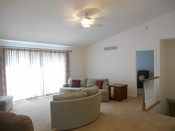 5th image of 4410 Whitefeather Dr