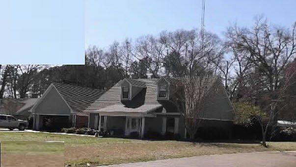 2nd image of 909 Sanders Dr