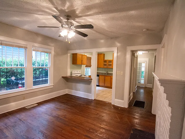 Dinning room to Kitchen