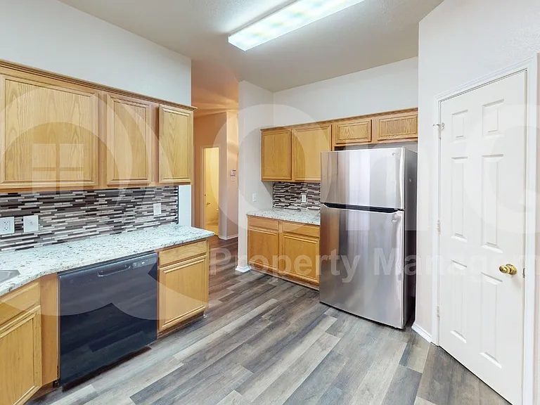 4009 Apple St — Photo 4