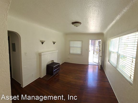 4th image of 2426 E St