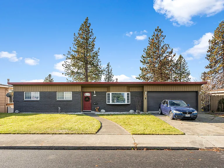 5727 N Sutherlin St #B — Photo 2