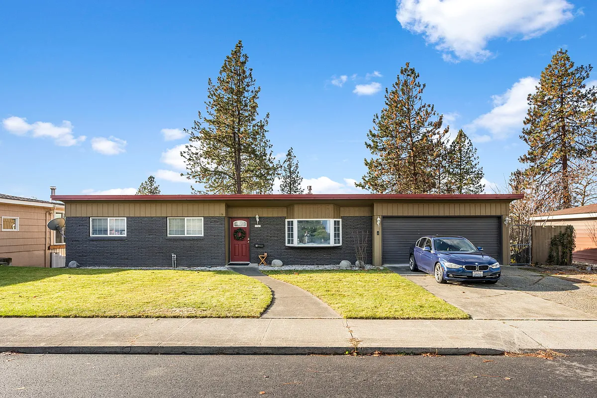 Building Photo - 5727 N Sutherlin St #B