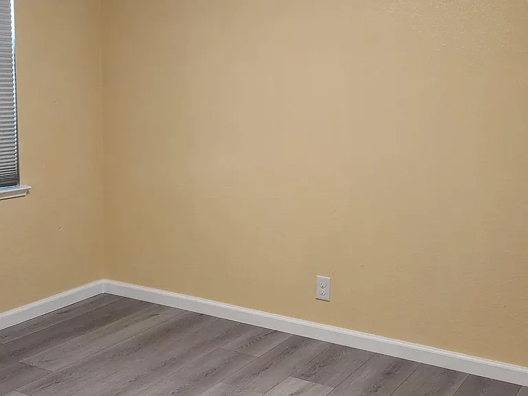 8421 Ardelle Way — Photo 3