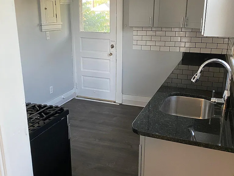 1500 Dormont Ave #2 — Photo 8