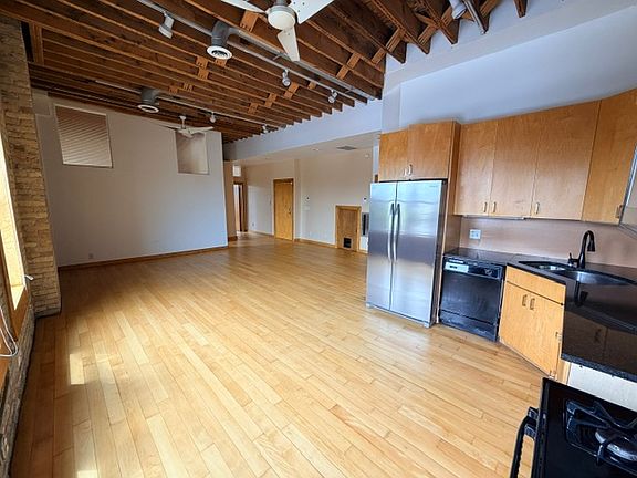 2nd image of 714 S 2nd St APT 2