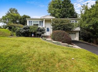 5 Berwynn Rd, Harriman, NY 10926