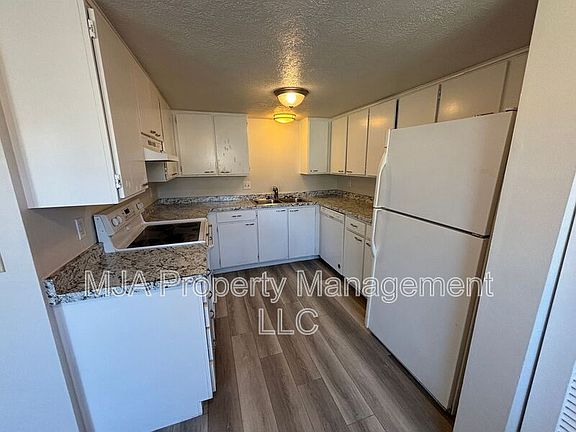 5th image of 1817 E Vine St