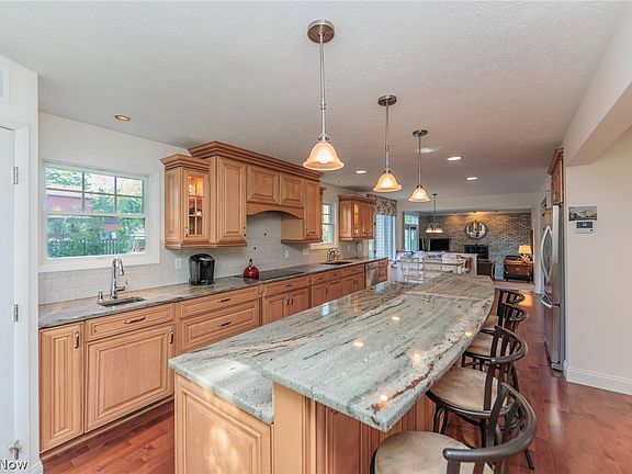 4th image of 27657 Bryandale Dr