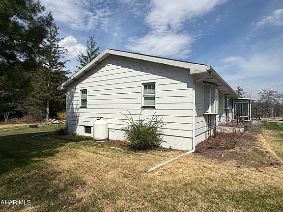 4th image of 1039 Bell Tip Rd