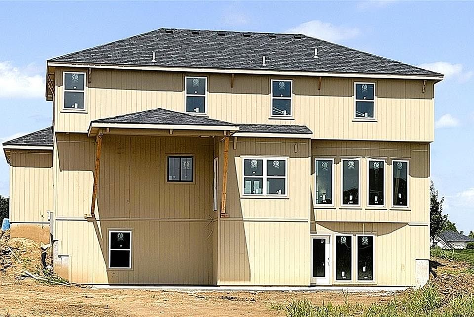 2nd image of 8710 N Farley Ave