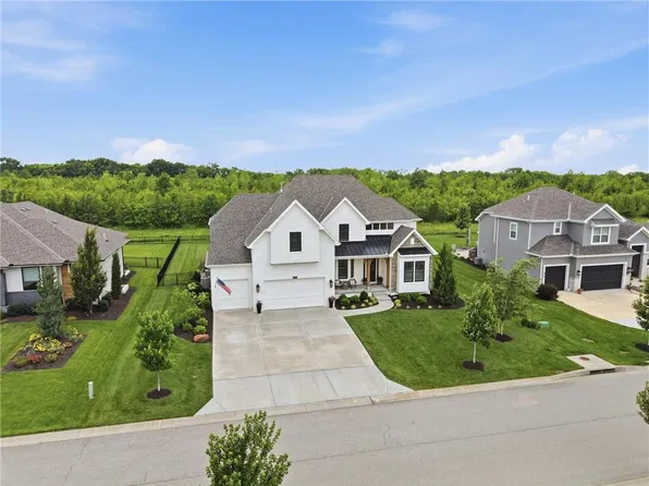 14798 S Parkhill St, Olathe, KS 66061