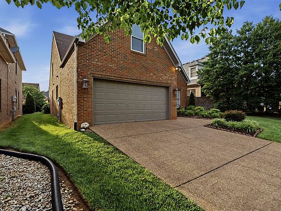 3rd image of 1055 Saint Andrews Cir