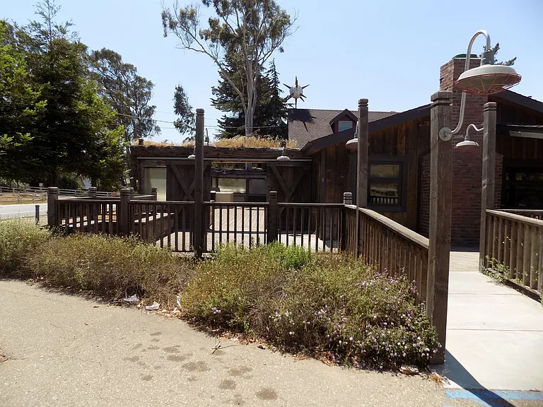 740 W Foothill Blvd — Photo 1