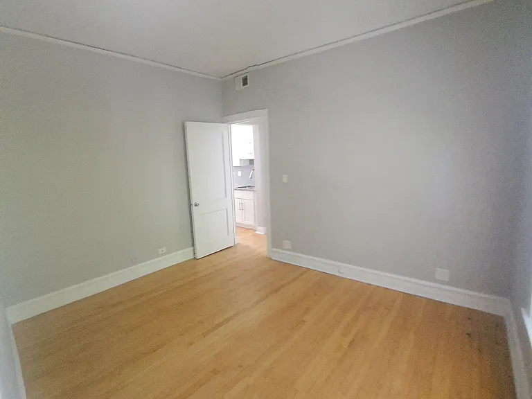 5825 N Wayne Ave #2S — Photo 9