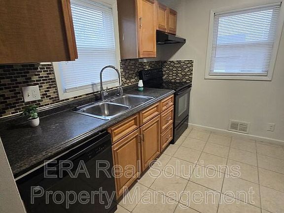 3rd image of 1019 Wildwood Ave