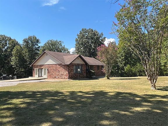 3rd image of 144 Grand Oak Trl