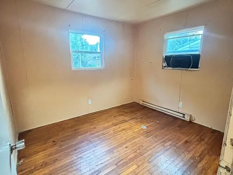 1235 Franklin Ave — Photo 6