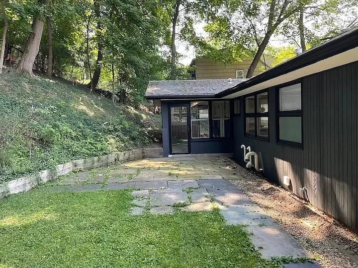 275 Fellows Ave — Photo 3