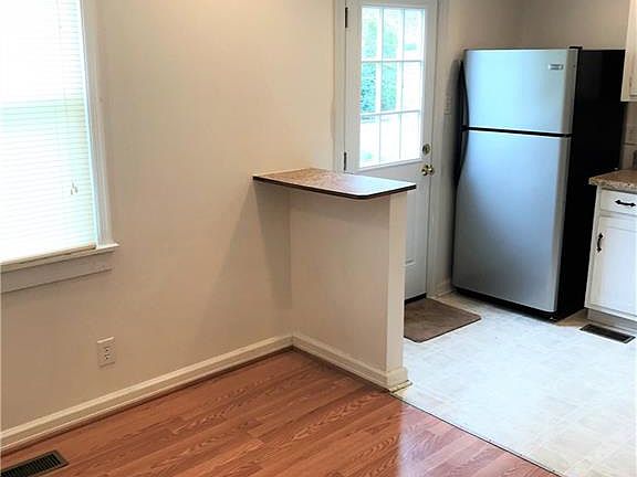 3rd image of 1201 Irby Dr