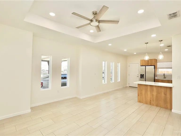 2612 E Israel Ave #A — Photo 7