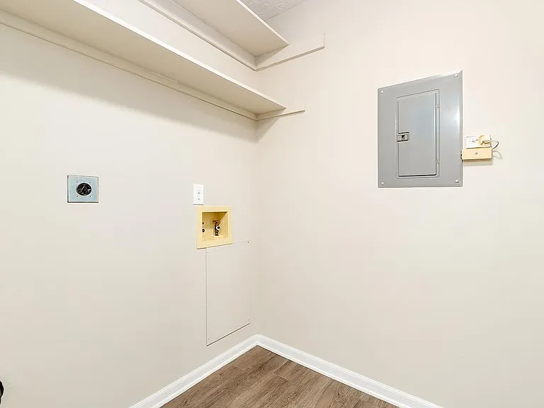 2059 Park Run Dr — Photo 7