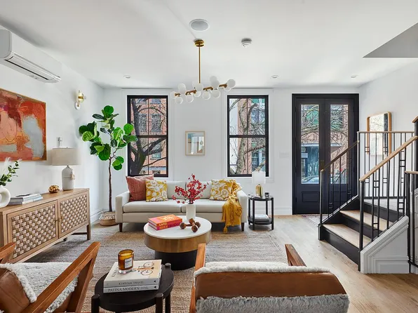 576 Carroll St, Brooklyn, NY 11215