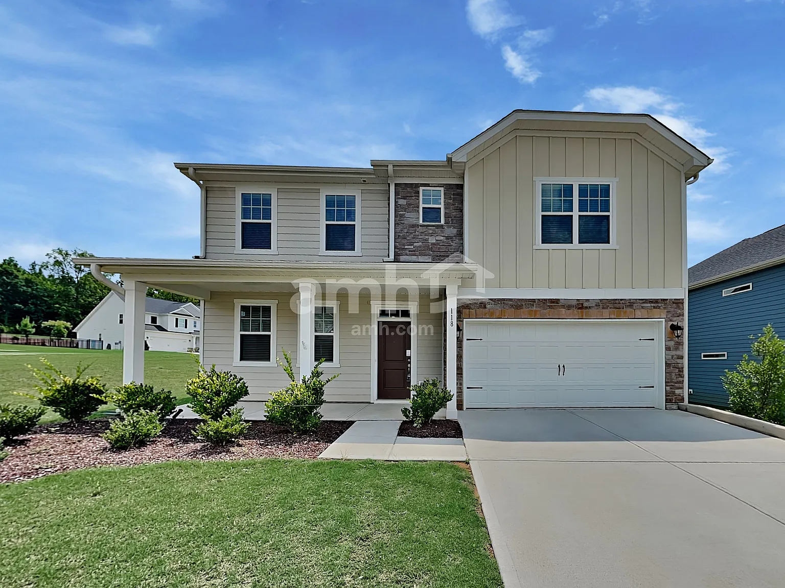 4 bed, 2.5 bath, 2449 sqft, $2,670 — Photo 1