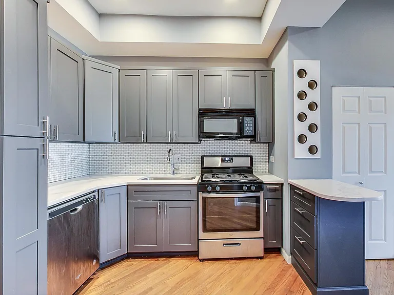 2141 W Crystal St #2 — Photo 8