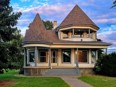 409 S Main St, Ellinwood, KS, 67526